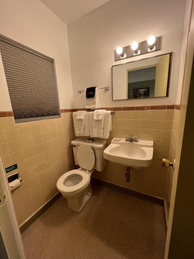 Cedars Motel Saint Ignace Ruang foto